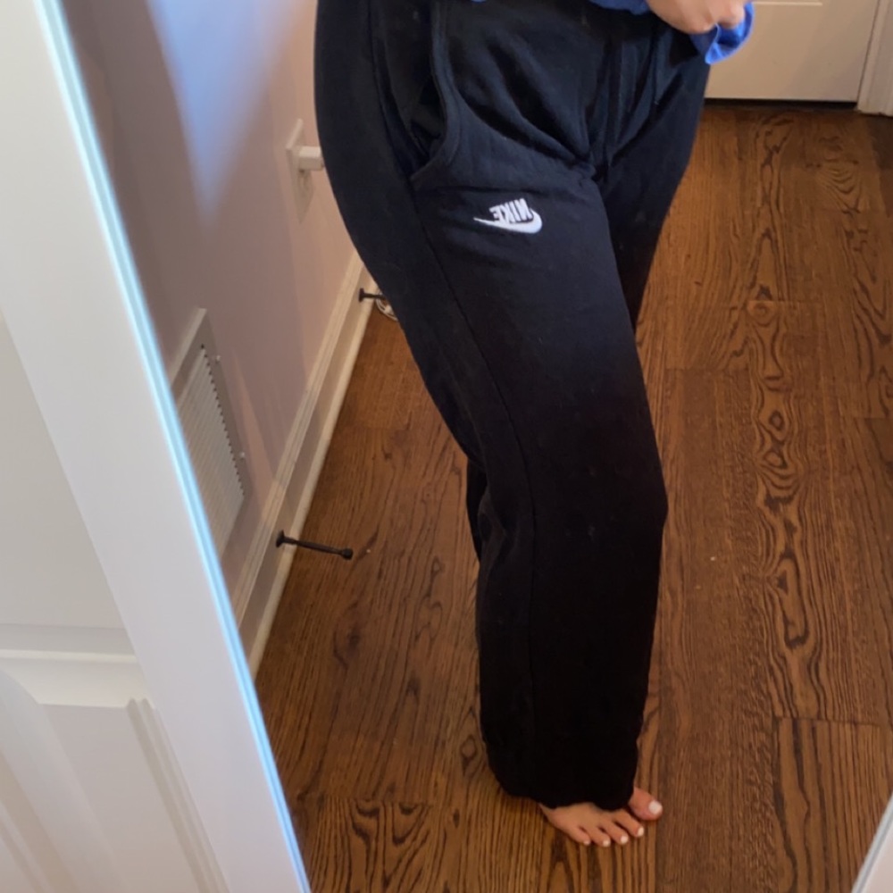 Women’s NIKE Sweatpants.